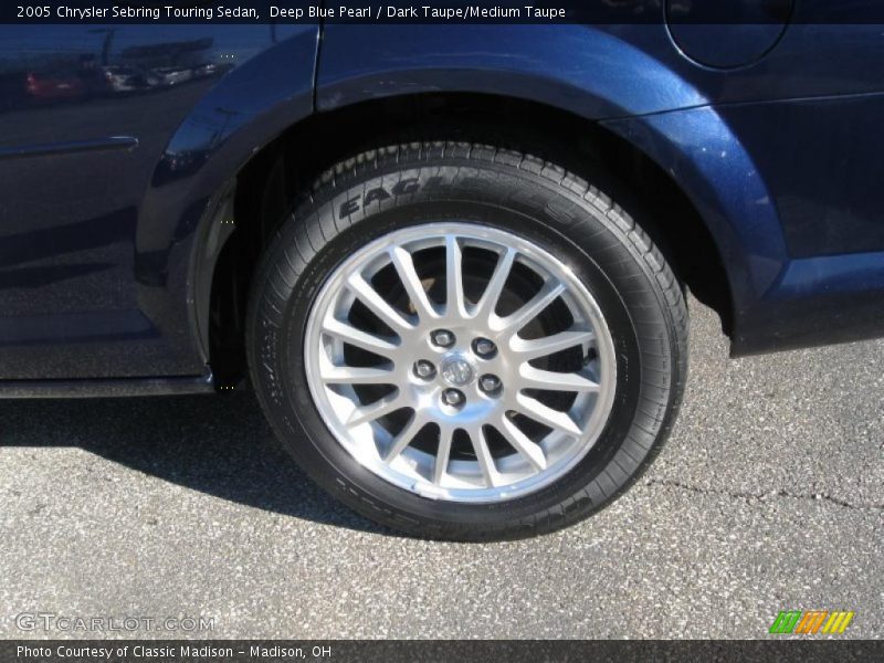  2005 Sebring Touring Sedan Wheel
