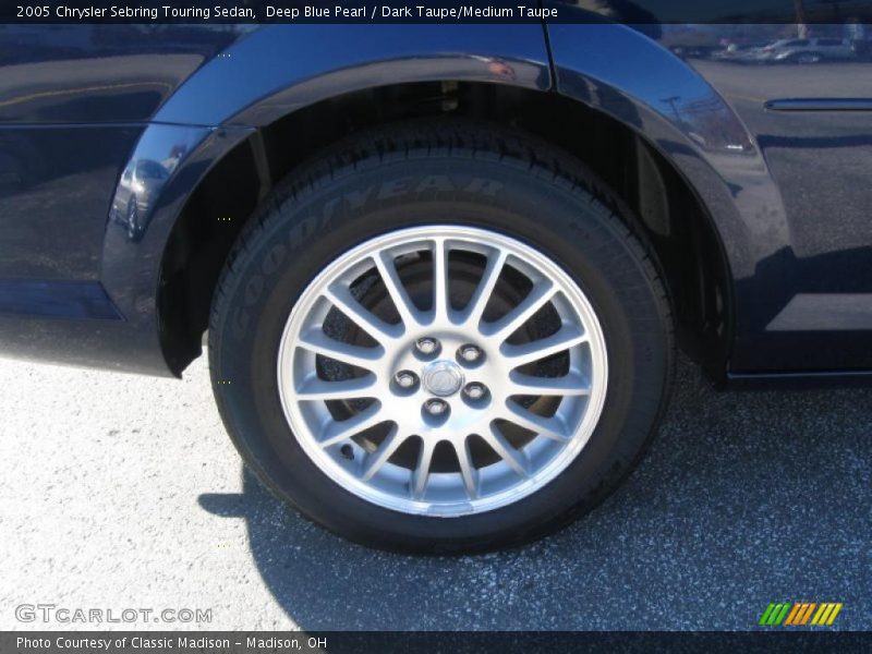  2005 Sebring Touring Sedan Wheel
