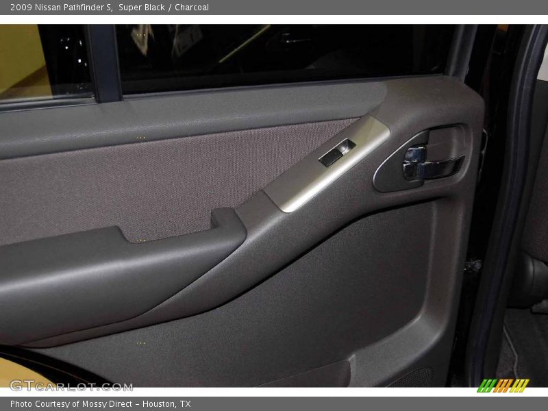 Super Black / Charcoal 2009 Nissan Pathfinder S