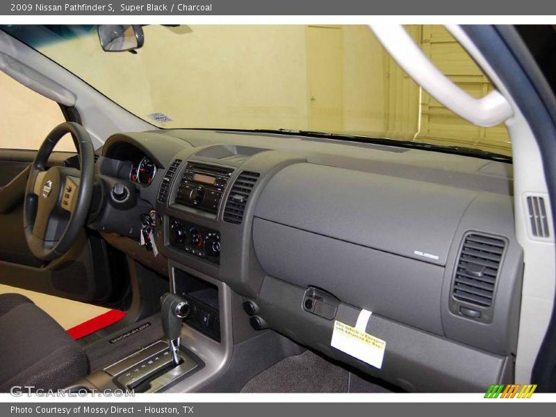 Super Black / Charcoal 2009 Nissan Pathfinder S