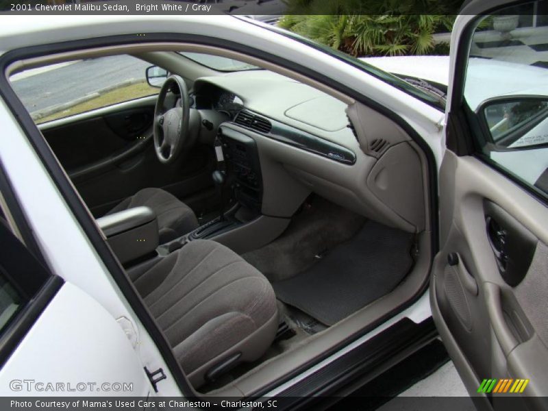 Bright White / Gray 2001 Chevrolet Malibu Sedan