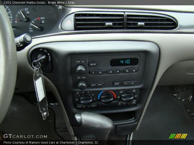 Bright White / Gray 2001 Chevrolet Malibu Sedan