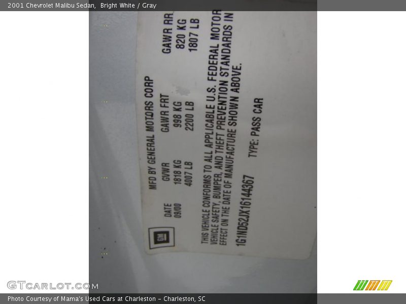 Bright White / Gray 2001 Chevrolet Malibu Sedan