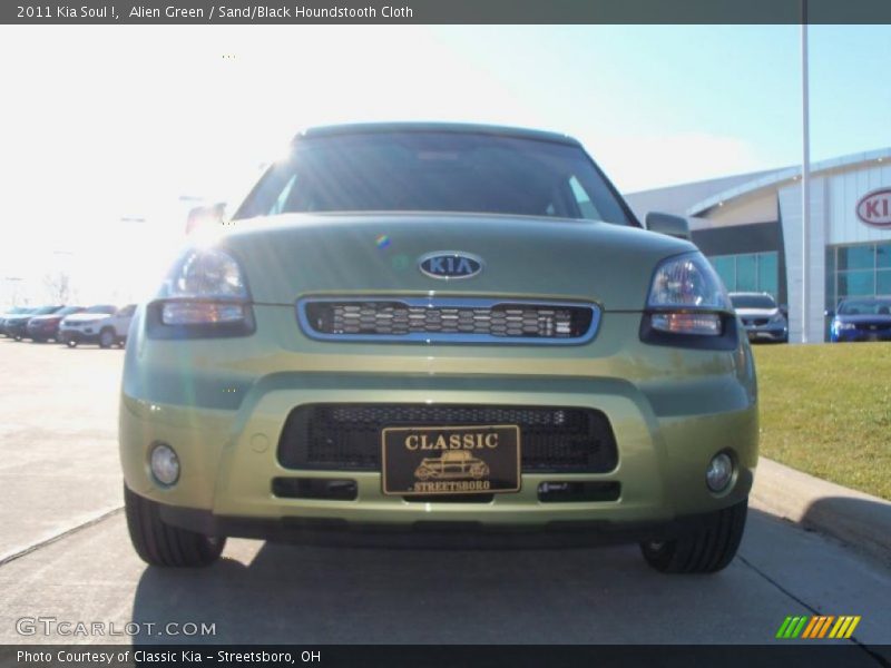 Alien Green / Sand/Black Houndstooth Cloth 2011 Kia Soul !