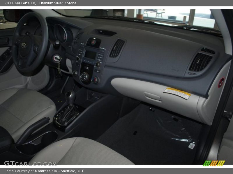 Dashboard of 2011 Forte EX