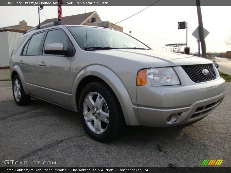 Front 3/4 View of 2006 Freestyle Limited AWD