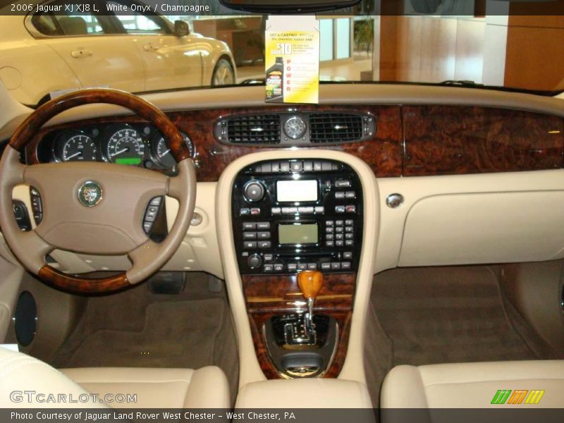 White Onyx / Champagne 2006 Jaguar XJ XJ8 L