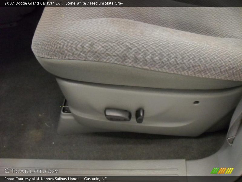 Stone White / Medium Slate Gray 2007 Dodge Grand Caravan SXT