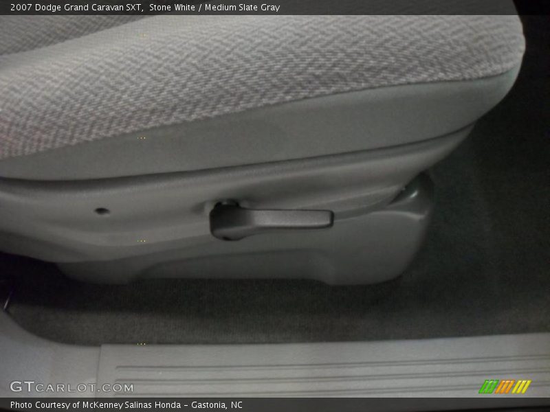 Stone White / Medium Slate Gray 2007 Dodge Grand Caravan SXT