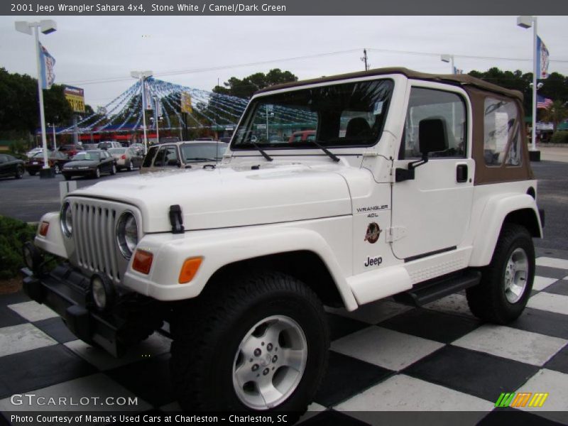 Front 3/4 View of 2001 Wrangler Sahara 4x4