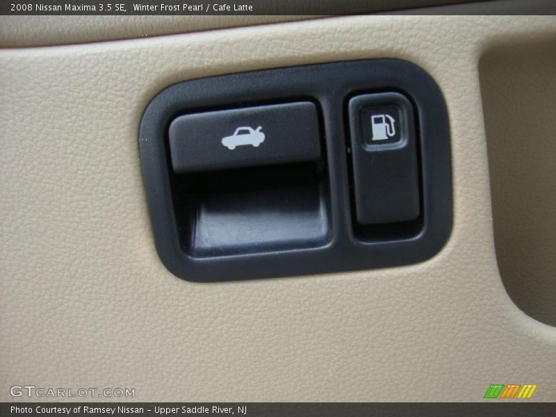 Winter Frost Pearl / Cafe Latte 2008 Nissan Maxima 3.5 SE
