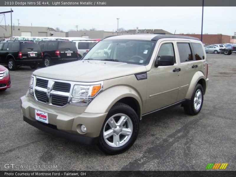 Front 3/4 View of 2010 Nitro SE 4x4