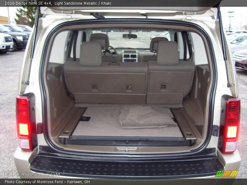  2010 Nitro SE 4x4 Trunk