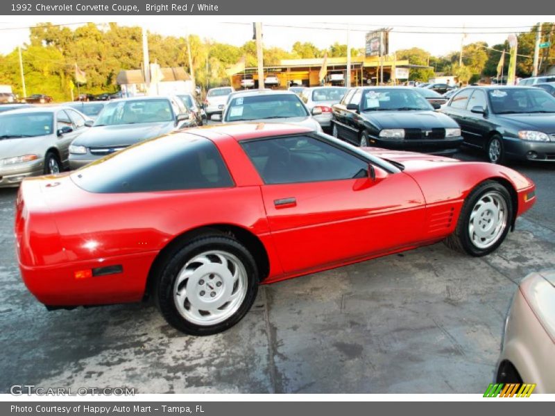 Bright Red / White 1992 Chevrolet Corvette Coupe