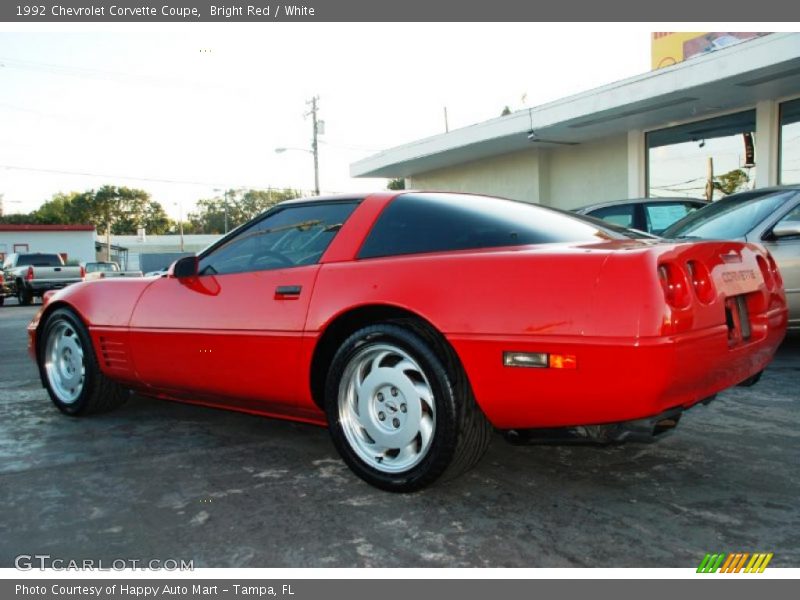 Bright Red / White 1992 Chevrolet Corvette Coupe