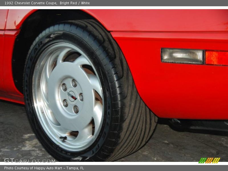 Bright Red / White 1992 Chevrolet Corvette Coupe