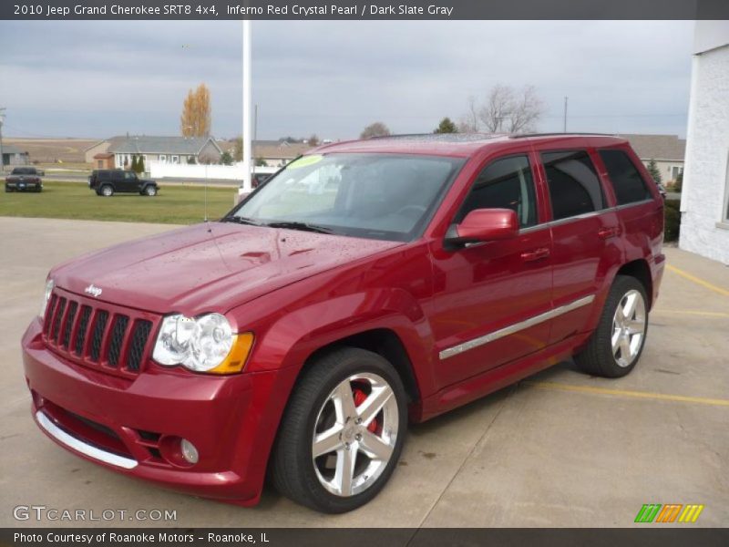 Front 3/4 View of 2010 Grand Cherokee SRT8 4x4