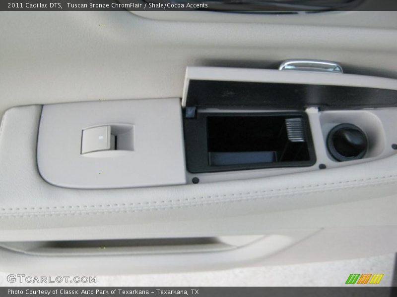 Tuscan Bronze ChromFlair / Shale/Cocoa Accents 2011 Cadillac DTS
