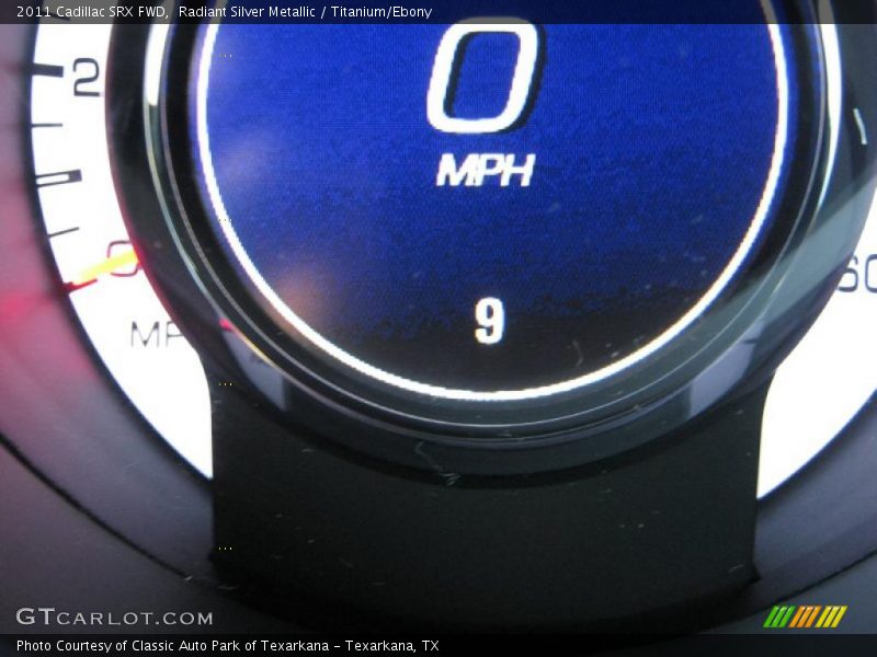 Radiant Silver Metallic / Titanium/Ebony 2011 Cadillac SRX FWD