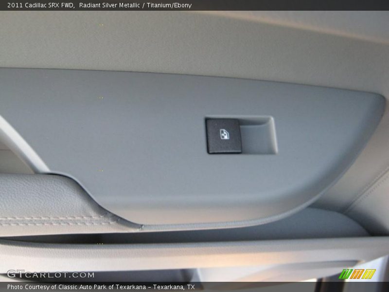 Radiant Silver Metallic / Titanium/Ebony 2011 Cadillac SRX FWD