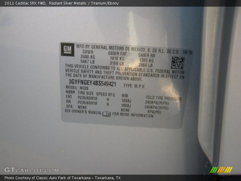 Radiant Silver Metallic / Titanium/Ebony 2011 Cadillac SRX FWD