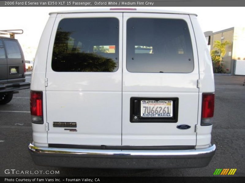 Oxford White / Medium Flint Grey 2006 Ford E Series Van E350 XLT 15 Passenger