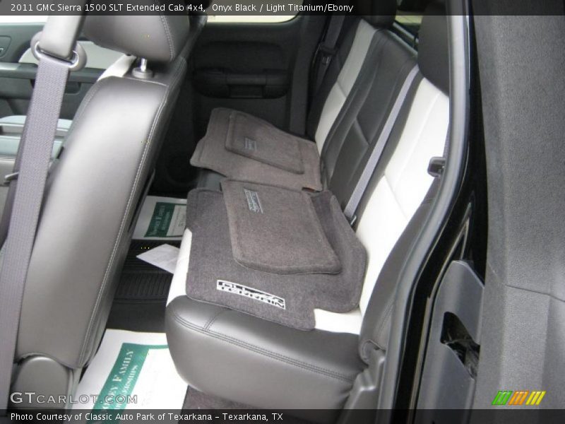 Onyx Black / Light Titanium/Ebony 2011 GMC Sierra 1500 SLT Extended Cab 4x4