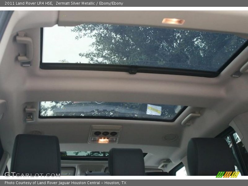 Sunroof of 2011 LR4 HSE
