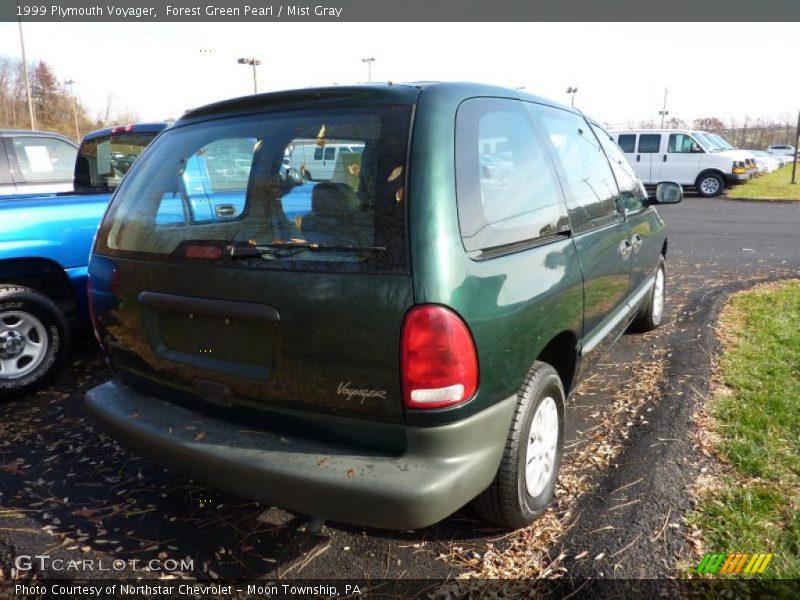 Forest Green Pearl / Mist Gray 1999 Plymouth Voyager