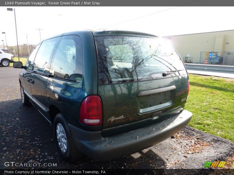 Forest Green Pearl / Mist Gray 1999 Plymouth Voyager