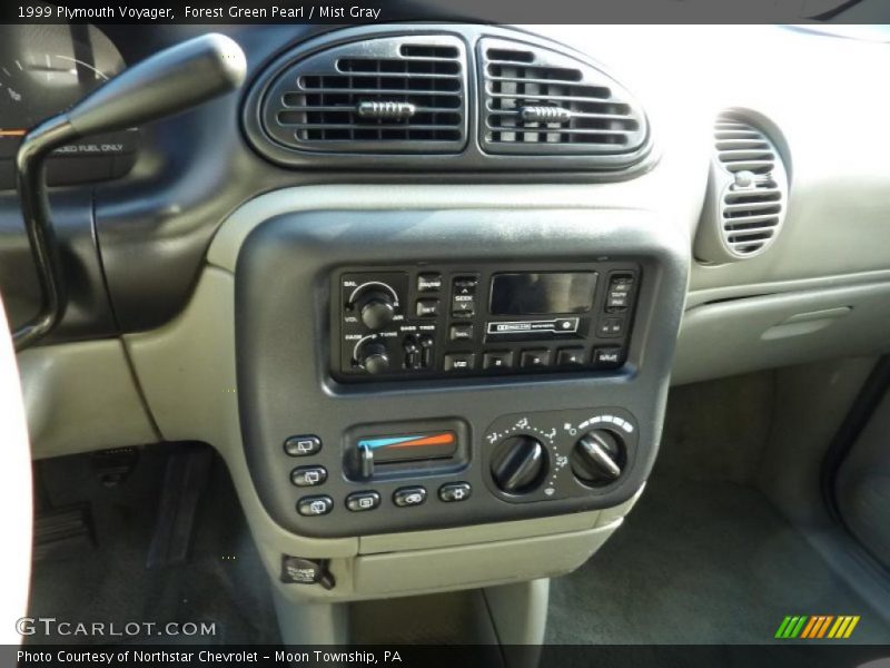 Forest Green Pearl / Mist Gray 1999 Plymouth Voyager