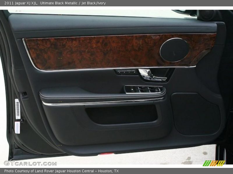 Door Panel of 2011 XJ XJL