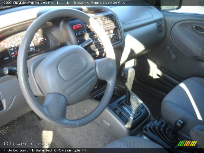 Light Bronzemist Metallic / Medium Gray 2002 Chevrolet Tracker 4WD Hard Top