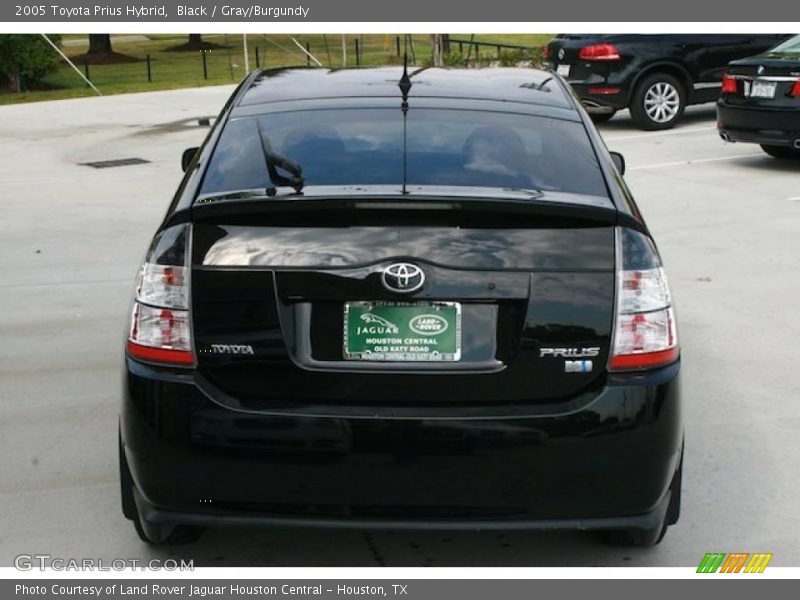 Black / Gray/Burgundy 2005 Toyota Prius Hybrid