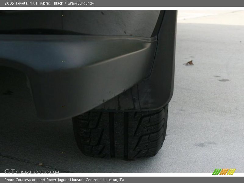 Black / Gray/Burgundy 2005 Toyota Prius Hybrid