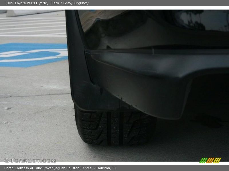 Black / Gray/Burgundy 2005 Toyota Prius Hybrid