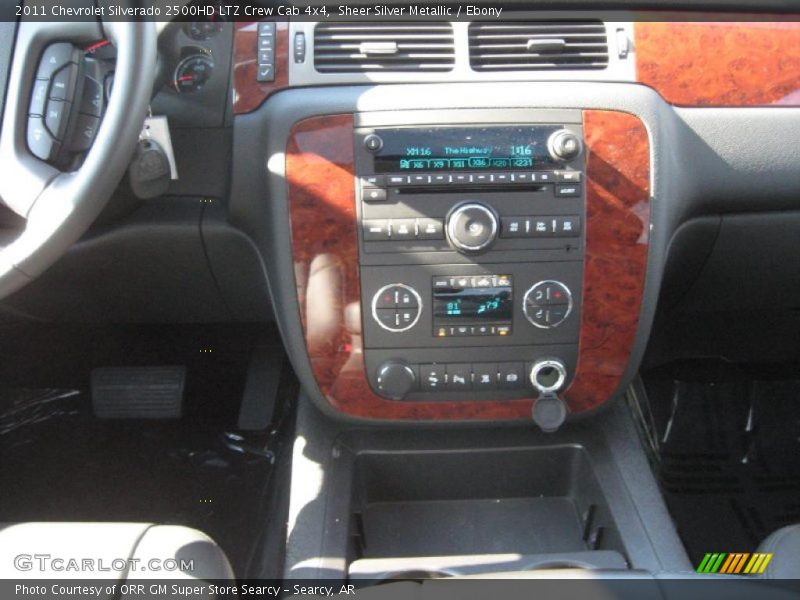 Controls of 2011 Silverado 2500HD LTZ Crew Cab 4x4