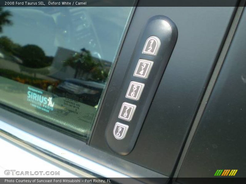 Oxford White / Camel 2008 Ford Taurus SEL