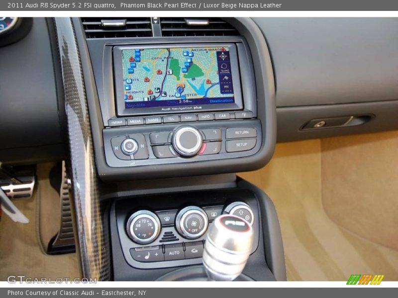 Navigation of 2011 R8 Spyder 5.2 FSI quattro
