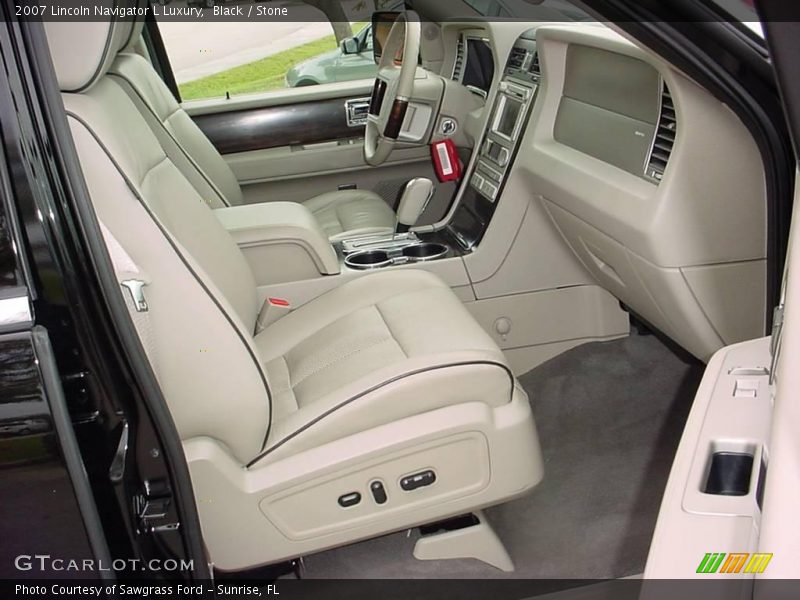 Black / Stone 2007 Lincoln Navigator L Luxury