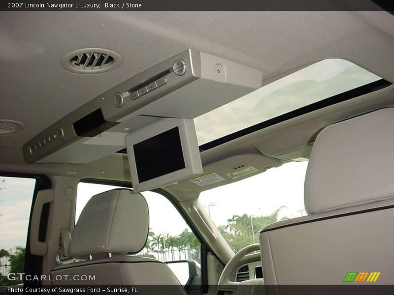 Black / Stone 2007 Lincoln Navigator L Luxury