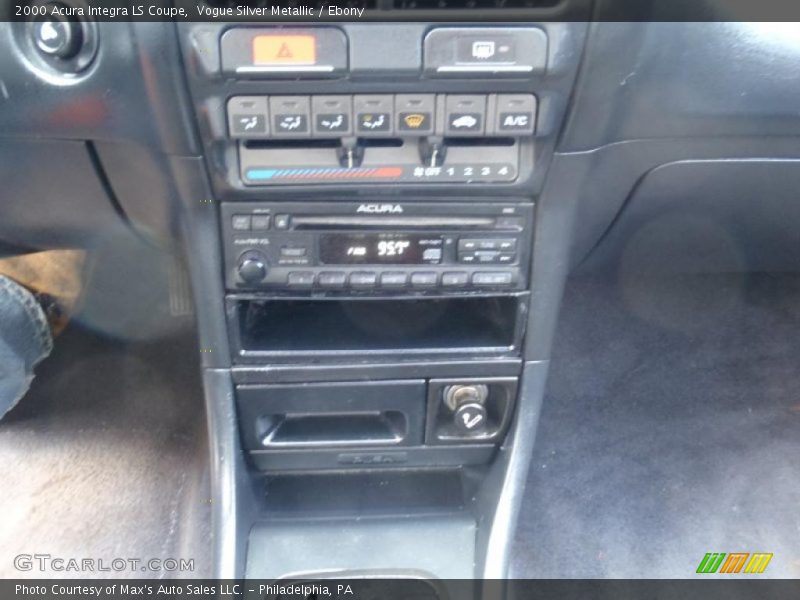 Vogue Silver Metallic / Ebony 2000 Acura Integra LS Coupe