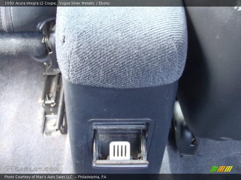 Vogue Silver Metallic / Ebony 2000 Acura Integra LS Coupe