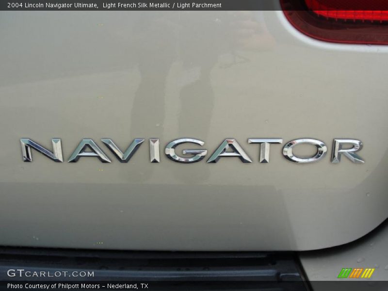  2004 Navigator Ultimate Logo