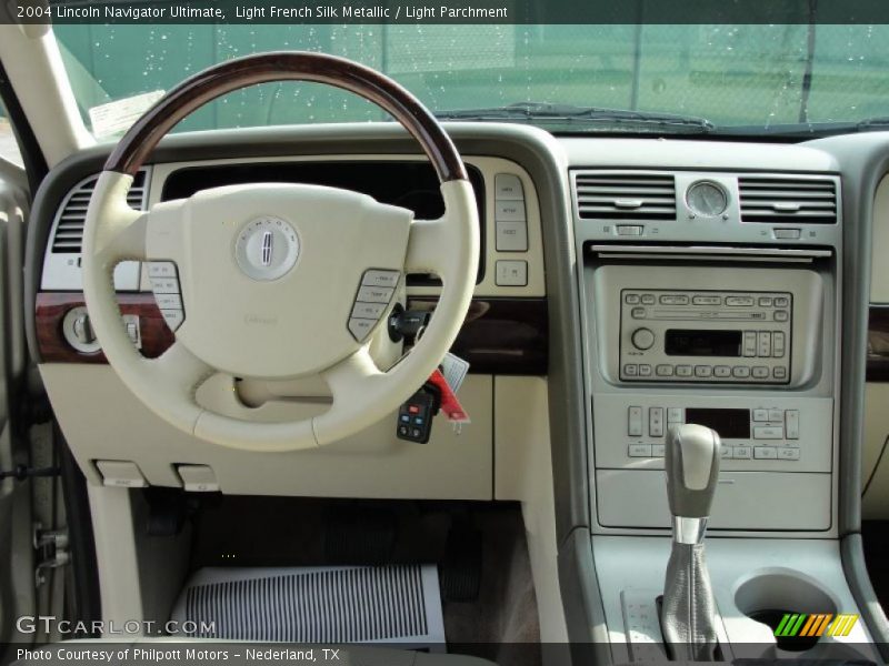 Dashboard of 2004 Navigator Ultimate