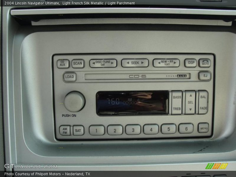 Controls of 2004 Navigator Ultimate
