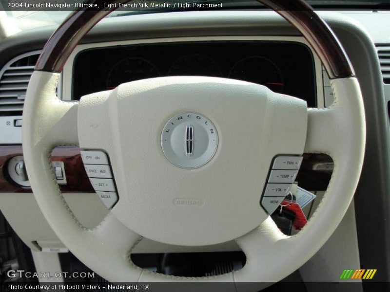  2004 Navigator Ultimate Steering Wheel
