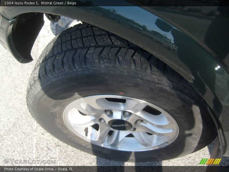Mistral Green / Beige 2004 Isuzu Rodeo S