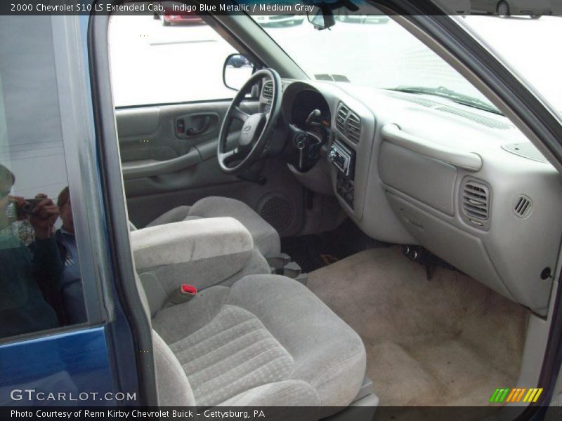 Indigo Blue Metallic / Medium Gray 2000 Chevrolet S10 LS Extended Cab