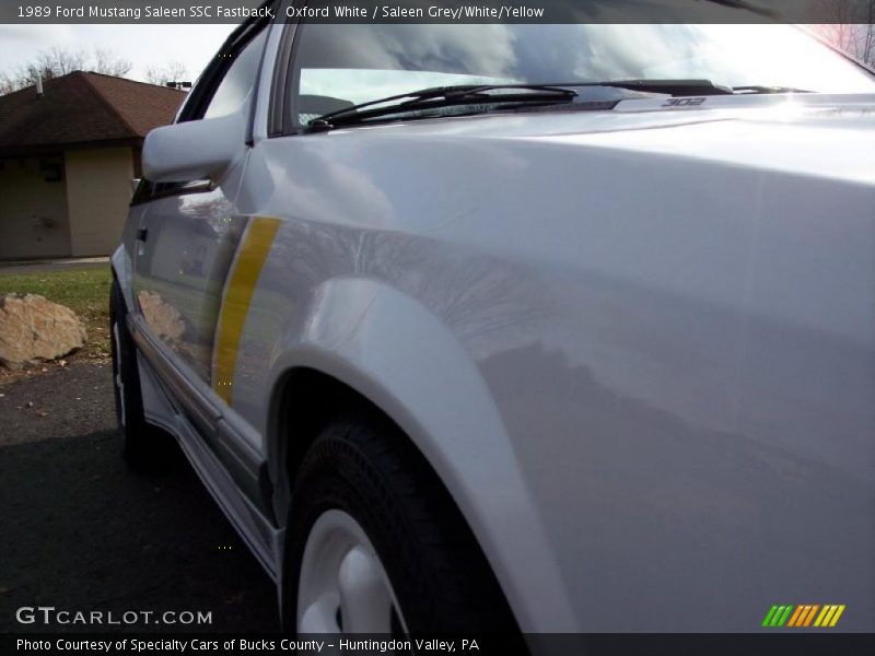 Oxford White / Saleen Grey/White/Yellow 1989 Ford Mustang Saleen SSC Fastback